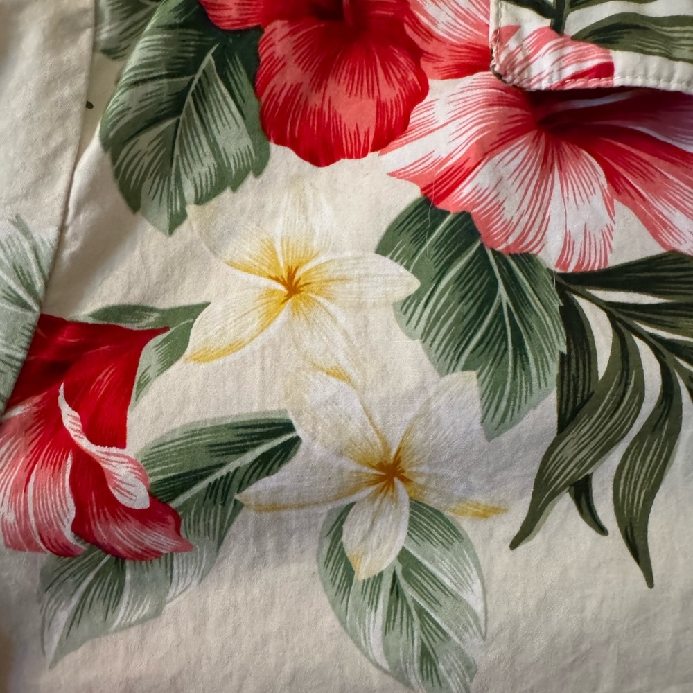 2 XL Hawaiian shirts - Picture 8 of 8
